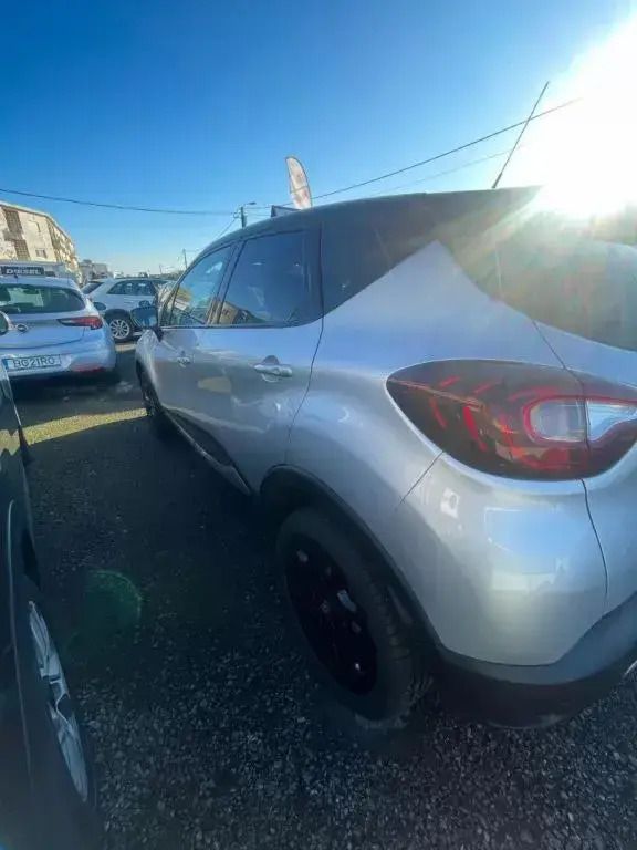 Usado Renault Captur 110 HP (80 kW) 2018 Cinza SUV
