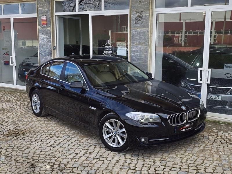 Usado BMW 520 Luxury Line 184 HP (135 kW) 2011 Preto Sedan