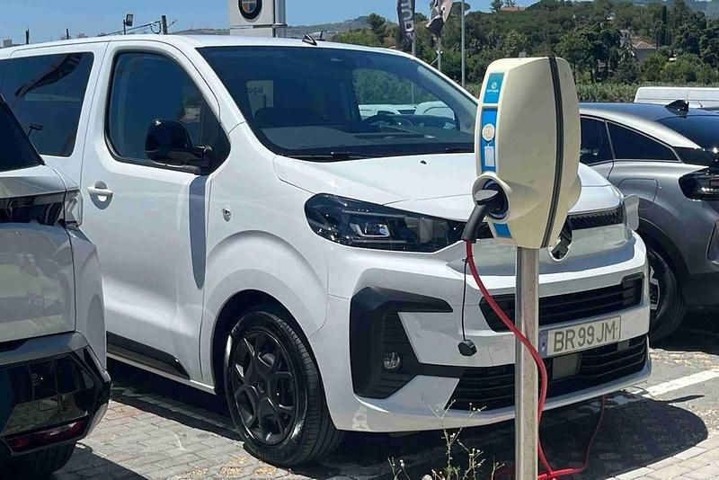 Branco Novo 2024 Citroën e-Spacetourer Business Class Van | € 48.500 - Imagem 1/4