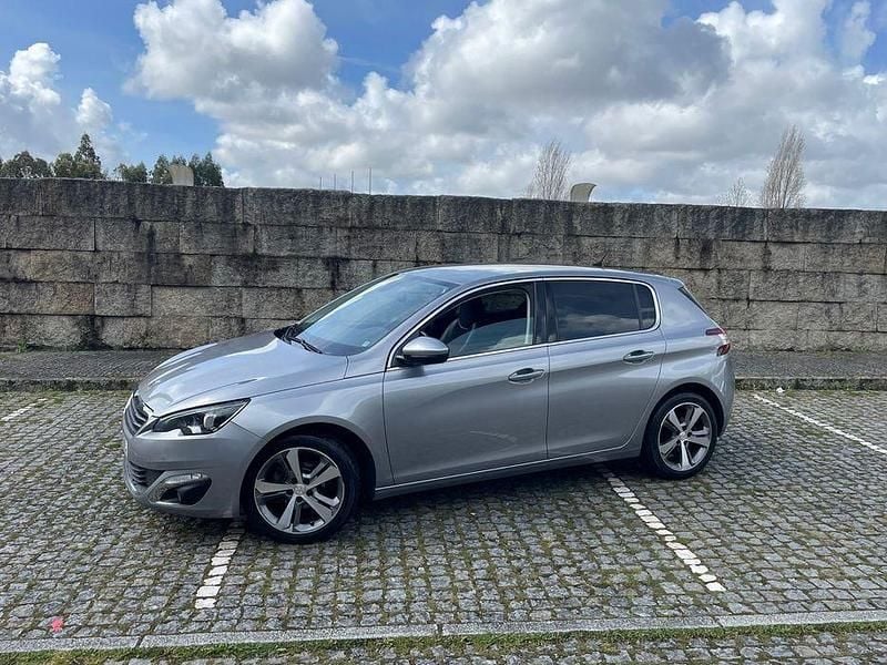 Usado 2015 Peugeot 308 Allure Sedan | € 9.000 (Bom preço) - Imagem 1/4