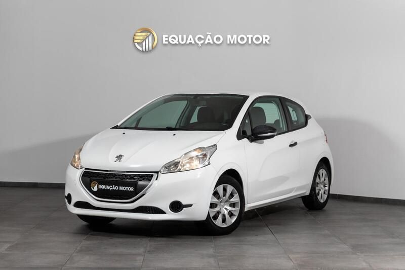 Branco Usado 2014 Peugeot 208 Access Citadino | € 7.900 (Preço elevado) - Imagem 1/4
