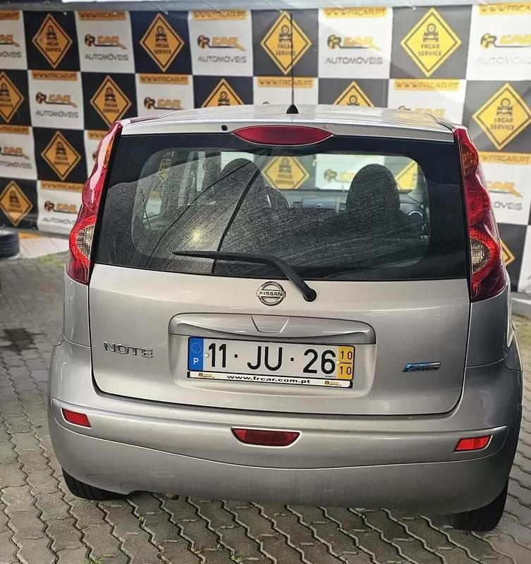 Usado Nissan Note 86 HP (63 kW) 2010 Cinza Citadino