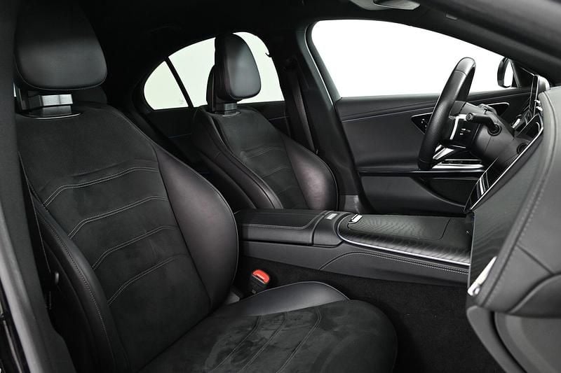 Usado Mercedes E300 AMG line 320 HP (235 kW) 2024 Preto Sedan