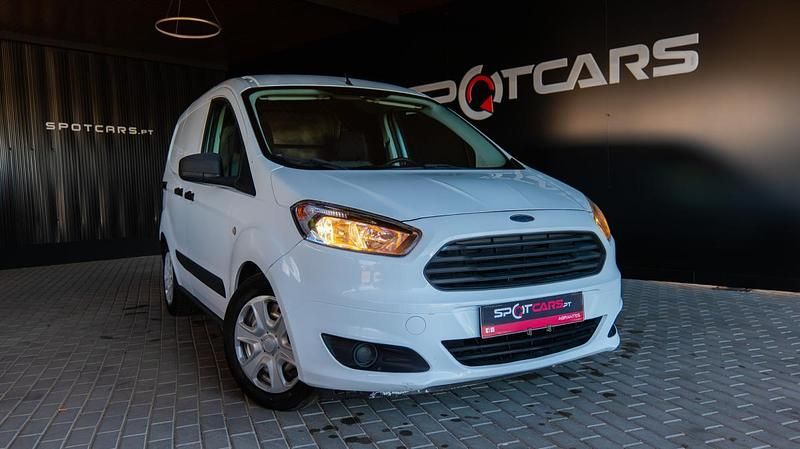 Branco Usado 2016 Ford Tourneo Courier Monovolume | € 8.990 (Super Preço) - Imagem 1/4