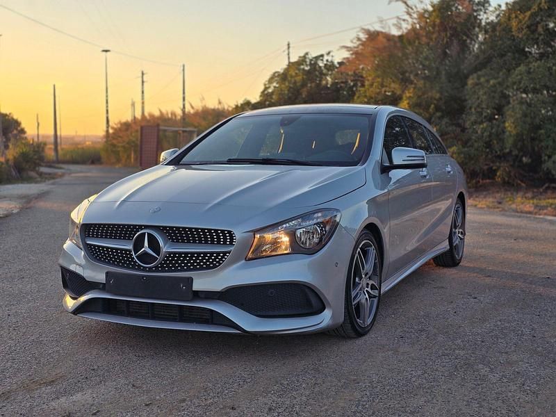 Cinza Usado 2016 Mercedes CLA180 AMG line Sedan | € 16.990 (Preço justo) - Imagem 1/4