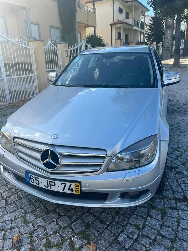 Cinzento Usado 2008 Mercedes C220 Sedan | € 7.250 (Super Preço) - Imagem 1/4
