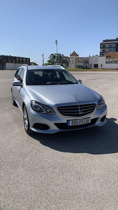 Usado 2015 Mercedes E300 Sedan | € 17.980 (Bom preço) - Imagem 1/4