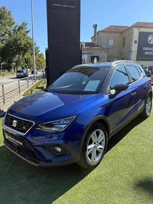 Azul Usado 2021 Seat Arona FR SUV | € 16.400 (Bom preço) - Imagem 1/4