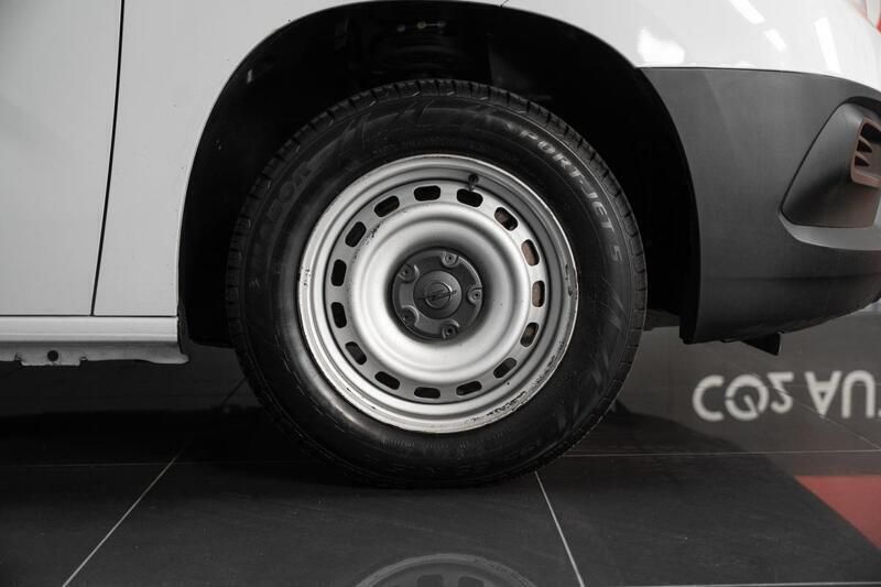 Usado Opel Combo 102 HP (75 kW) 2022 Branco Monovolume