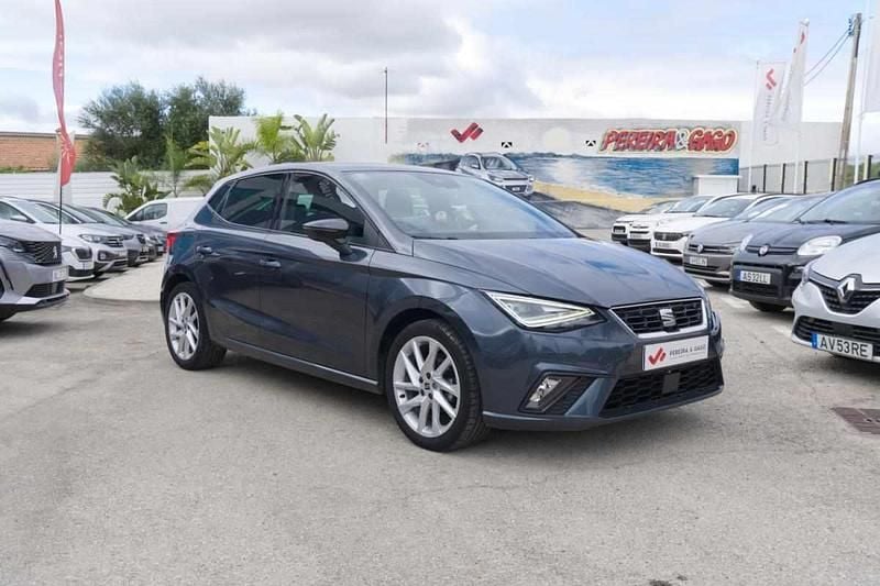 Cinzento Usado 2023 Seat Ibiza Citadino | € 17.450 (Preço elevado) - Imagem 1/4
