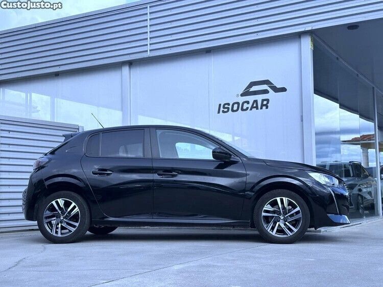 Usado Peugeot 208 Active 101 HP (74 kW) 2023 Preto Citadino