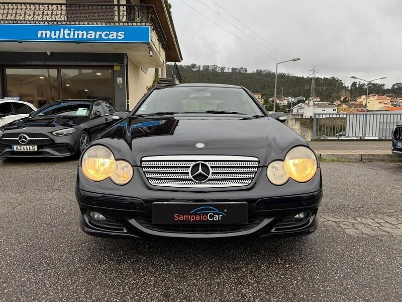 Usado Mercedes C220 AMG 150 HP (110 kW) 2006 Preto Coupé