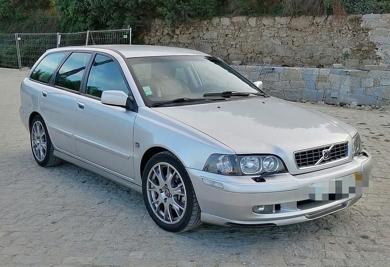 Usado 2003 Volvo V40 Sedan | € 1.500 - Imagem 1/4
