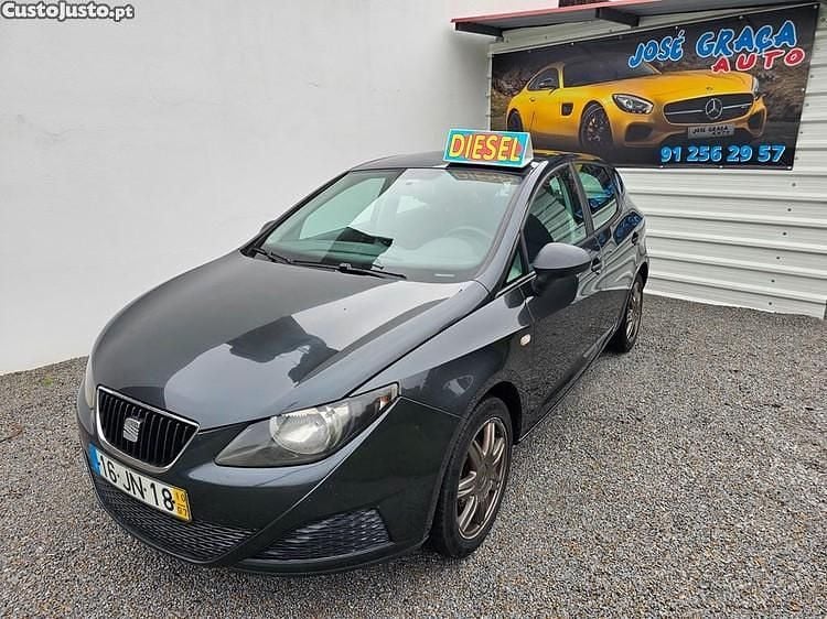 Usado Seat Ibiza 90 HP (66 kW) 2010 Cinza