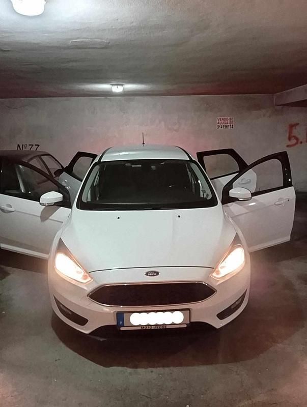 Branco Usado 2017 Ford Focus | € 9.490 - Imagem 1/4