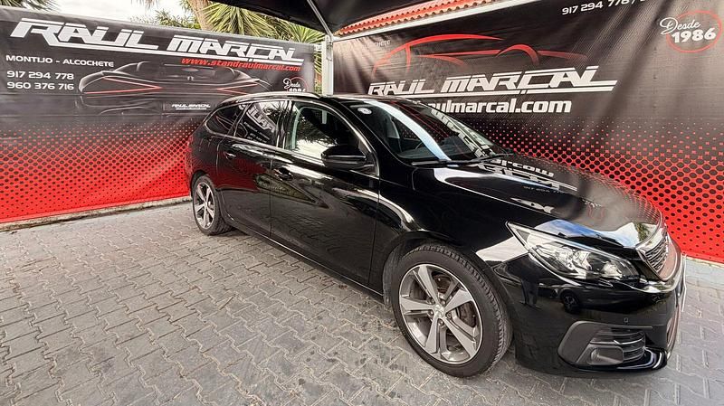 Usado Peugeot 308 Allure 130 HP (95 kW) 2018 Preto Carrinha