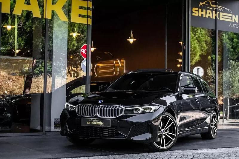 Preto Usado 2022 BMW 320e Carrinha | € 36.990 (Preço justo) - Imagem 1/4