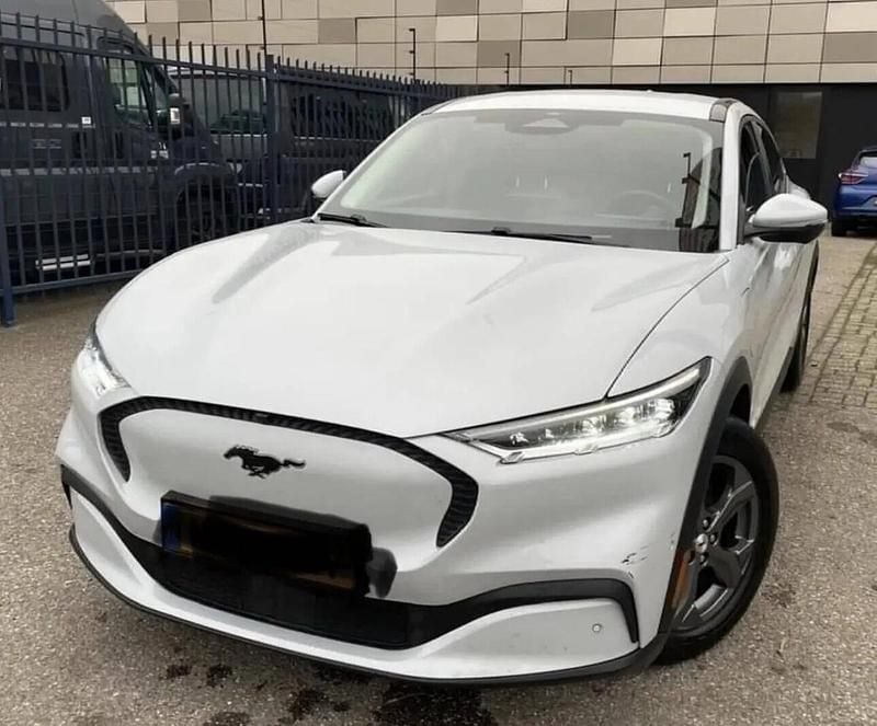 Usado Ford Mustang Mach-E 197 kW (269 HP) 2021 Branco SUV