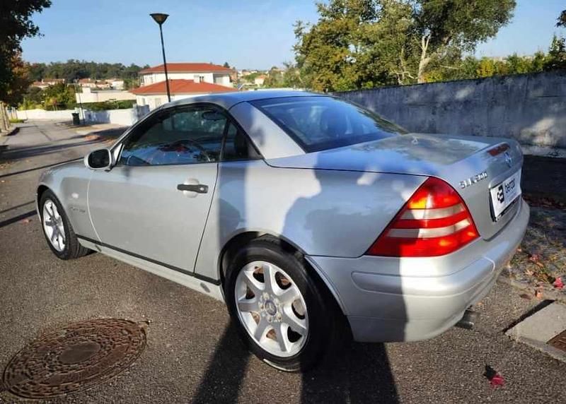 Usado Mercedes SLK200 192 HP (141 kW) 1998 Cinzento Cabrios