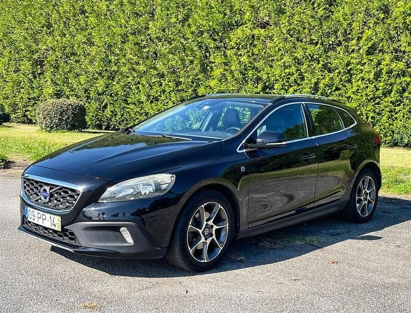 Usado 2015 Volvo V40 CC Carrinha | € 14.500 (Preço justo) - Imagem 1/4