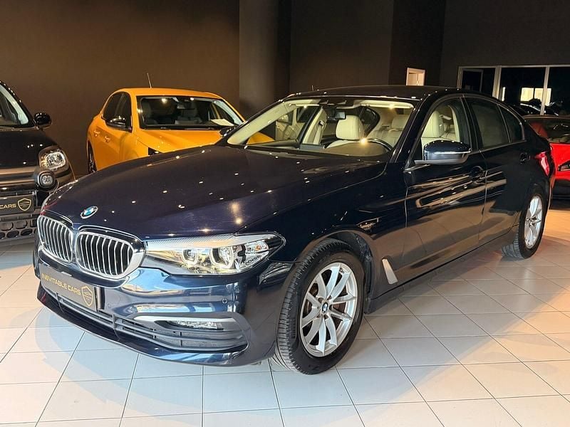 Azul Usado 2019 BMW 520 Luxury Line Sedan | € 25.990 (Super Preço) - Imagem 1/4