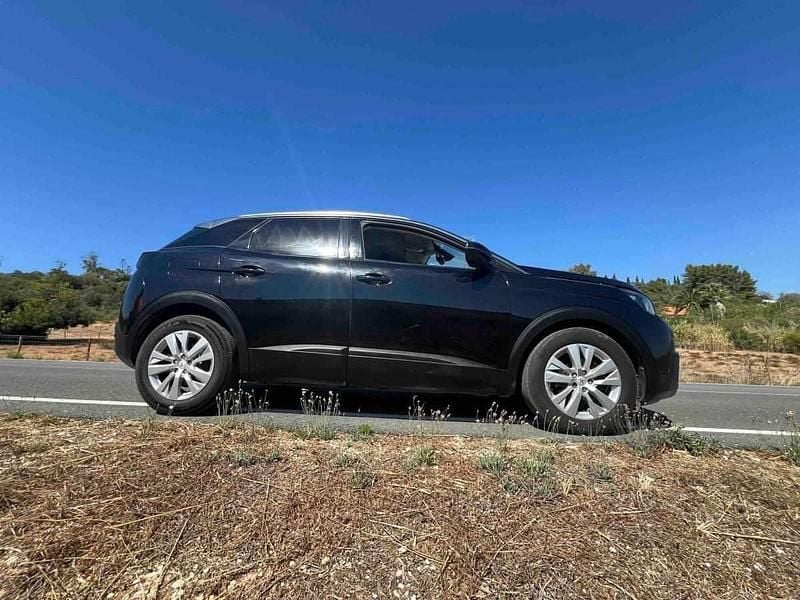 Usado Peugeot 3008 131 HP (96 kW) 2018 Preto Citadino