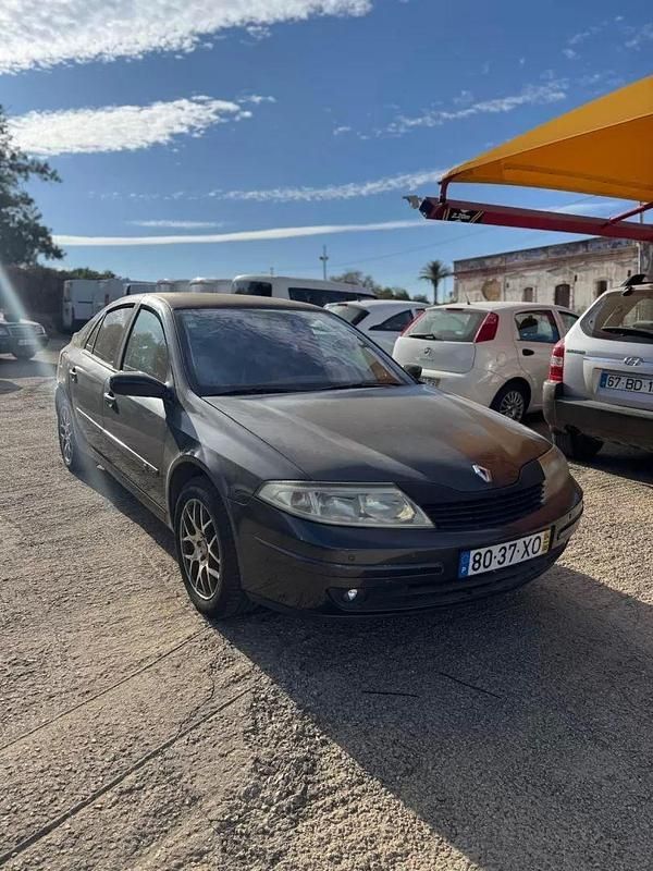 Cinza Usado 2004 Renault Laguna II | € 4.900 - Imagem 1/4