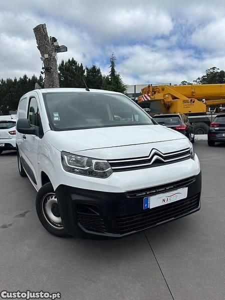 Branco Usado 2019 Citroën Berlingo Feel Monovolume | € 13.500 (Preço justo) - Imagem 1/1