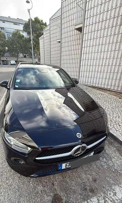Usado 2023 Mercedes A180 Sedan | € 27.000 - Imagem 1/4