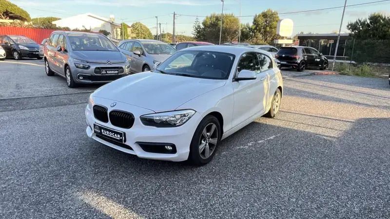 Branco Usado 2016 BMW 116 Advantage Citadino | € 13.900 (Preço justo) - Imagem 1/4