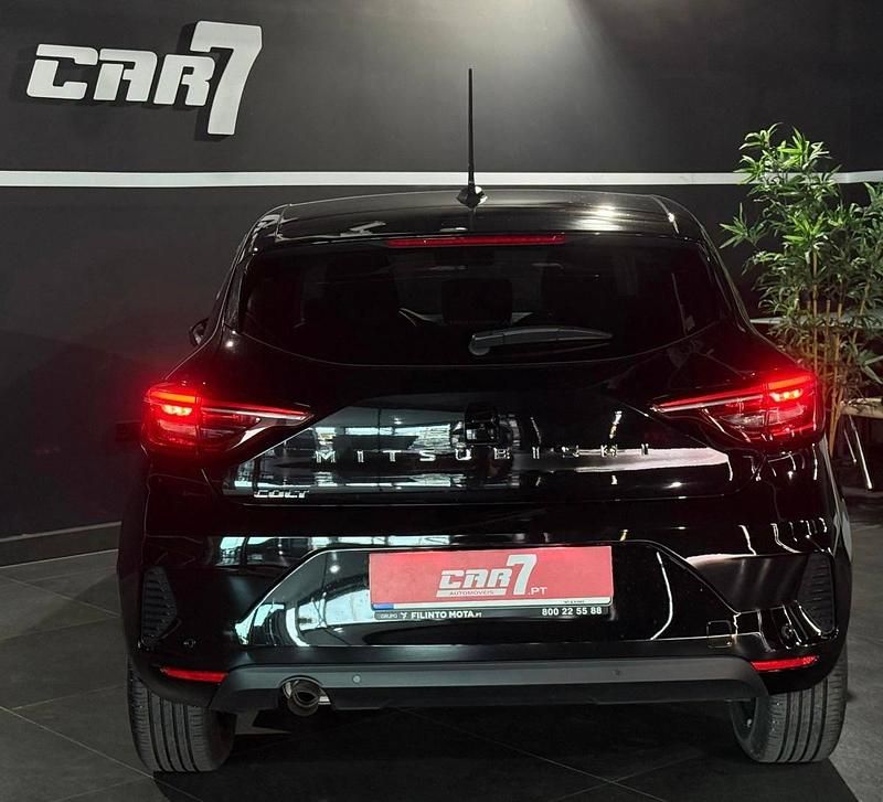 Usado Mitsubishi Colt Invite 91 HP (66 kW) 2024 Preto Citadino