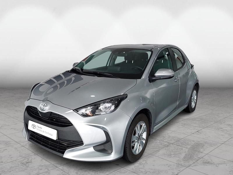 Cinza (pintura metalizada) Usado 2023 Toyota Yaris Comfort | € 18.250 (Preço justo) - Imagem 1/4