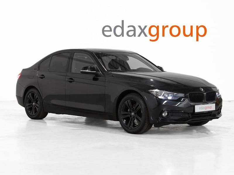 Preto Usado 2017 BMW 330 iPerformance Sedan | € 18.990 - Imagem 1/4