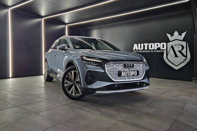 Azul Usado 2023 Audi Q4 e-tron SUV | € 46.900 (Caro) - Imagem 1/4