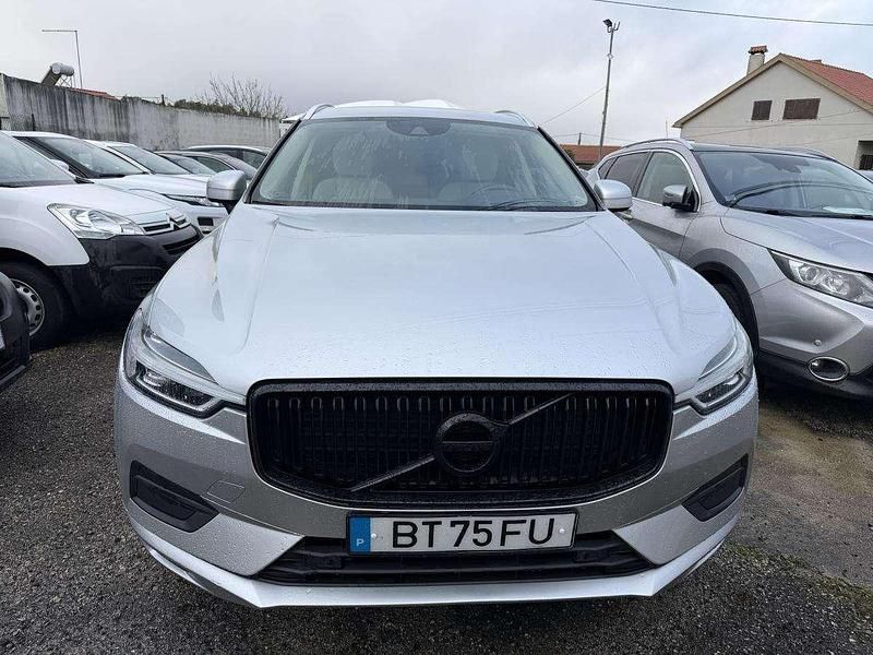Usado Volvo XC60 Momentum 190 HP (139 kW) 2019 Cinzento SUV