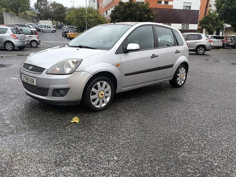 Usado 2006 Ford Fiesta Sedan | € 2.500 (Preço elevado) - Imagem 1/4