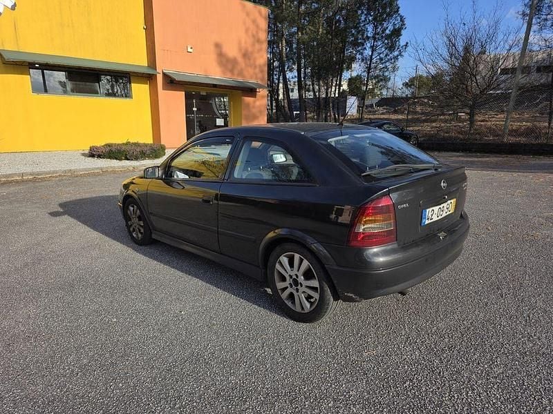 Usado Opel Astra Sport 100 HP (73 kW) 2001