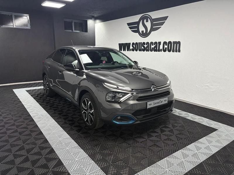 Cinza Usado 2021 Citroën e-C4 Shine SUV | € 18.500 (Preço elevado) - Imagem 1/4