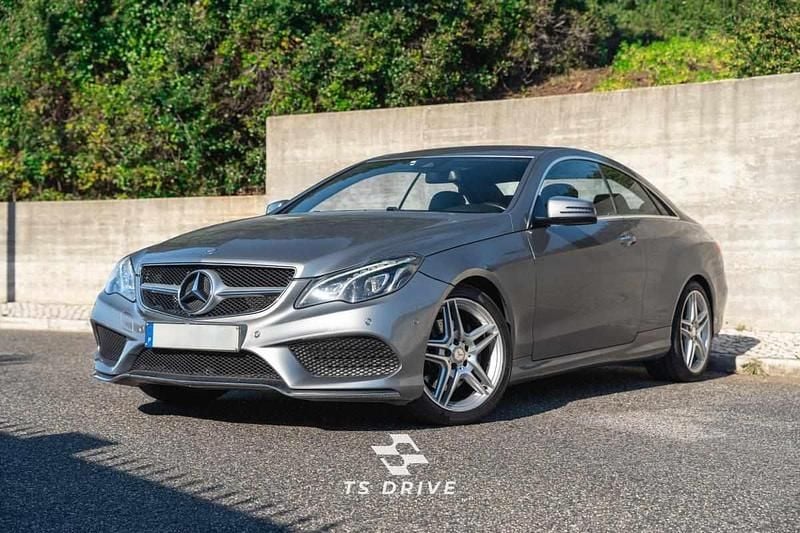 Usado Mercedes E220 170 HP (125 kW) 2013 Cinzento Coupé