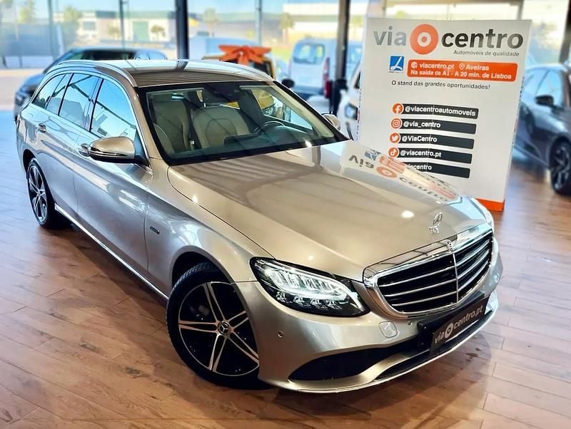 Usado Mercedes C300 Exclusive 306 HP (225 kW) 2020 Outro Carrinha
