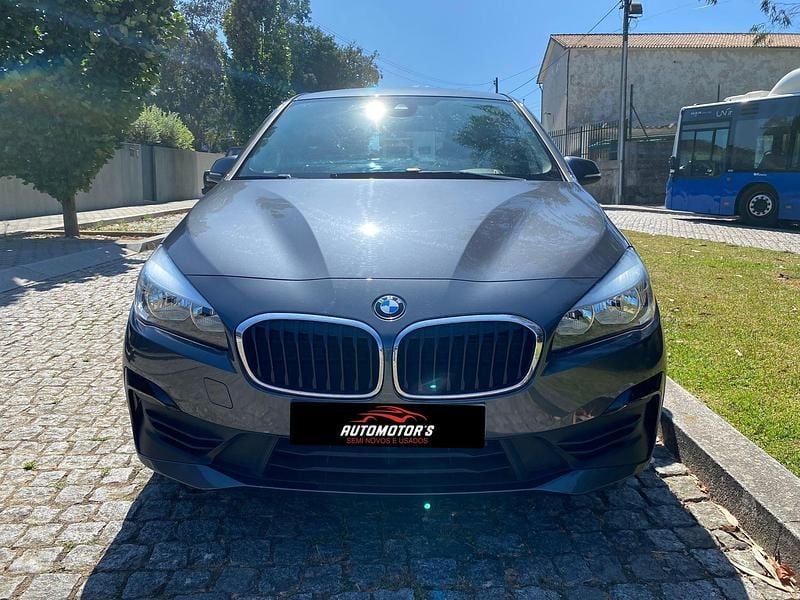Cinza Usado 2018 BMW 216 Active Tourer Sport Line Monovolume | € 17.750 (Preço justo) - Imagem 1/4