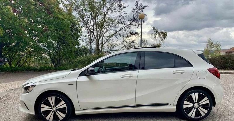 Branco Usado 2016 Mercedes A180 Citadino | € 8.750 - Imagem 1/4
