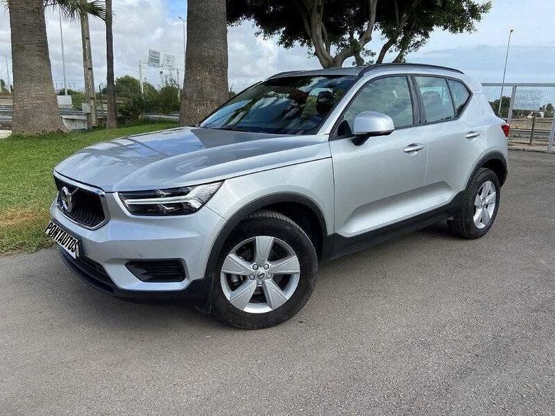 Prateado Usado 2019 Volvo XC40 SUV | € 34.500 - Imagem 1/4