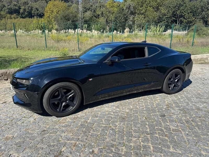 Preto Usado 2017 Chevrolet Camaro Coupé | € 34.000 - Imagem 1/4