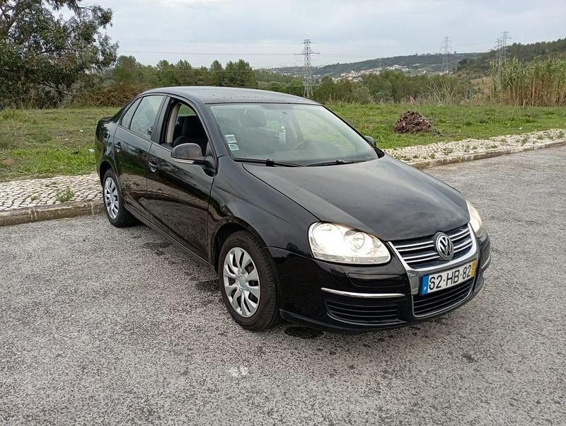 Usado 2008 VW Jetta Sedan | € 2.950 - Imagem 1/4
