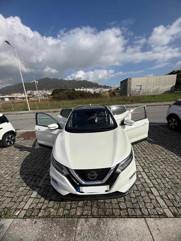 Branco Usado 2017 Nissan Qashqai SUV | € 17.490 (Preço justo) - Imagem 1/4