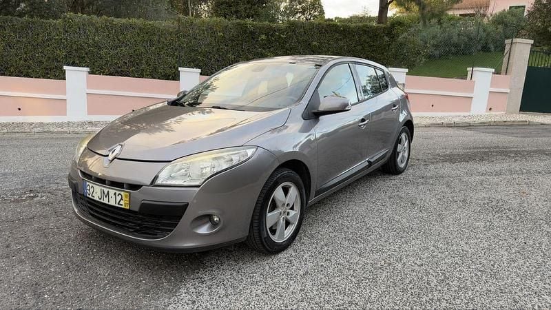 Usado 2010 Renault Mégane III Sedan | € 4.250 (Bom preço) - Imagem 1/4
