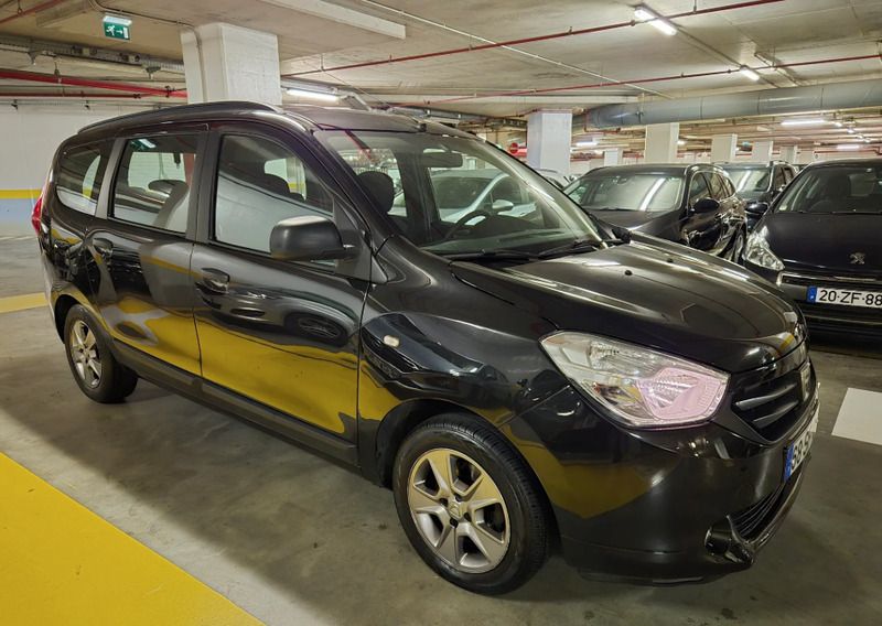 Cinza Usado 2016 Dacia Lodgy Comfort Monovolume | € 9.190 (Preço justo) - Imagem 1/4