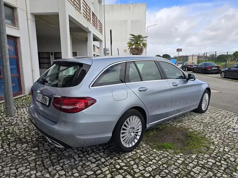 Usado Mercedes C200 Avantgarde 136 HP (100 kW) 2014 Prata Carrinha