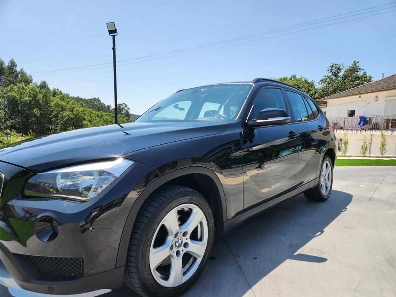 Preto Usado 2015 BMW X1 SUV | € 13.000 - Imagem 1/4